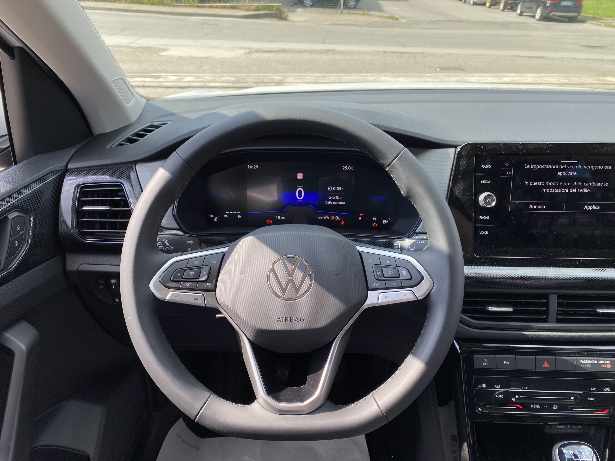 
								VOLKSWAGEN T-CROSS 1.0 TSI 95CV EDITION PLUS full									