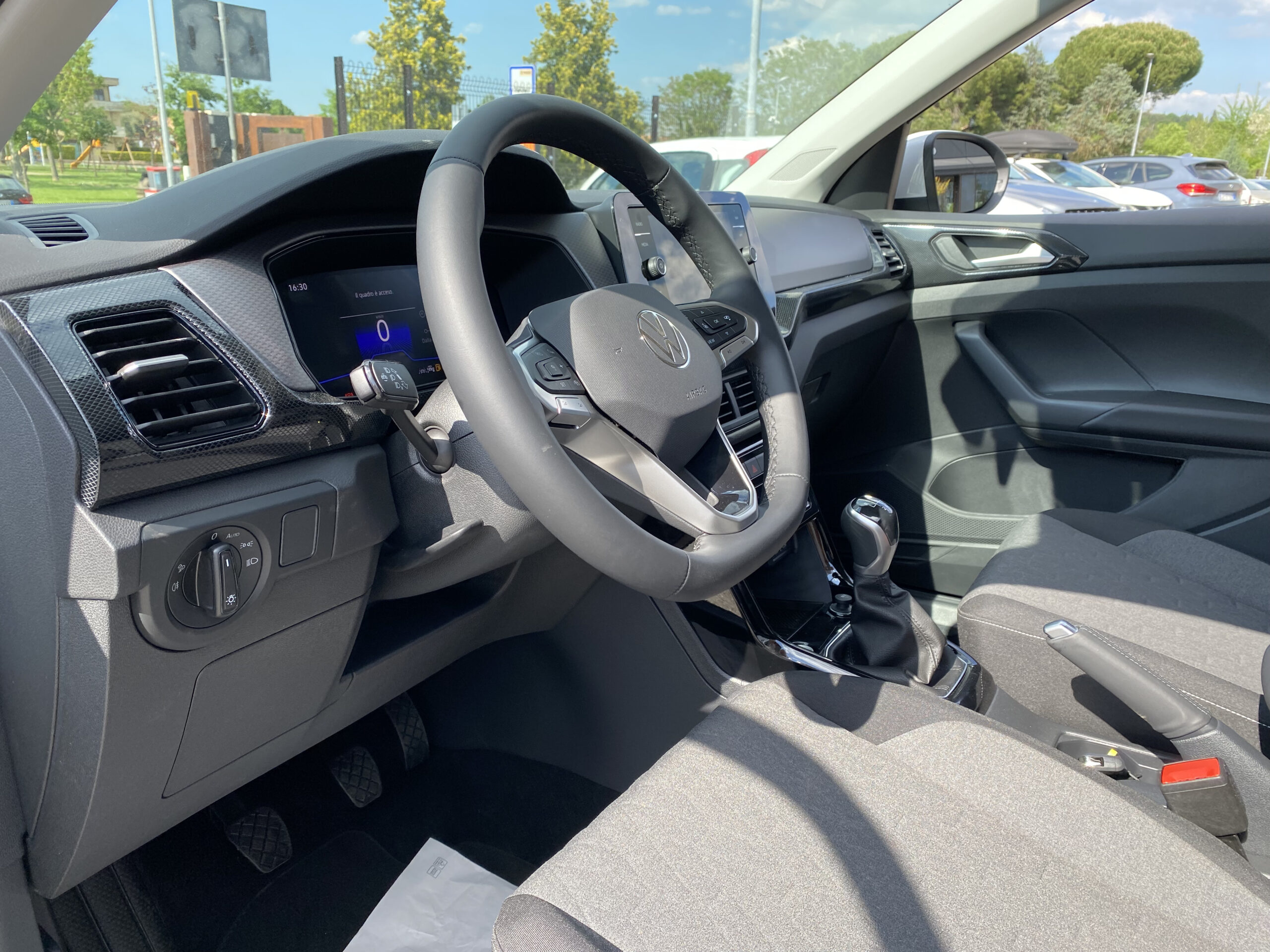 
								VOLKSWAGEN T-CROSS 1.0 TSI 95CV EDITION PLUS full									