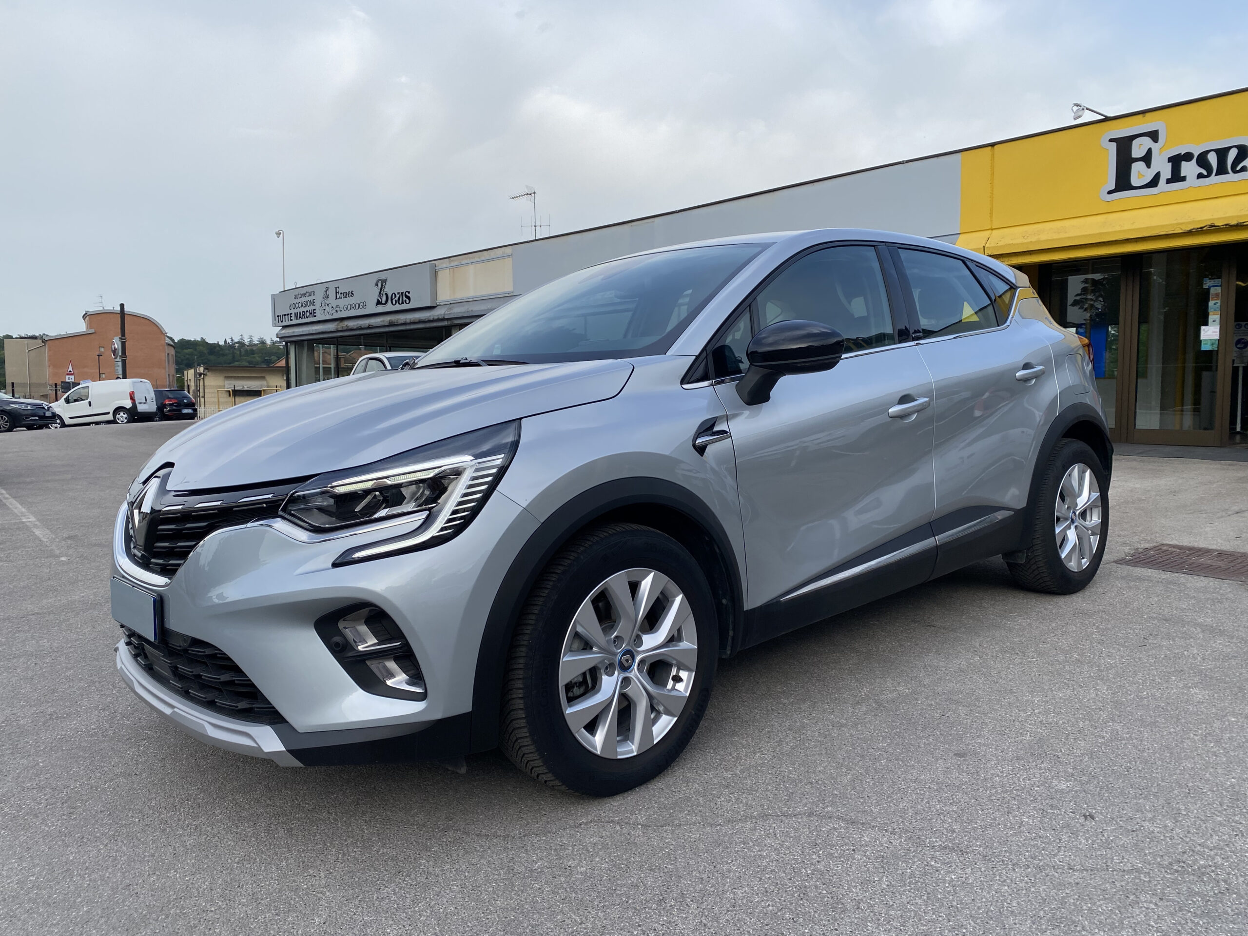 RENAULT CAPTUR E-TECH PLUG-IN HYBRID INTENS 160CV